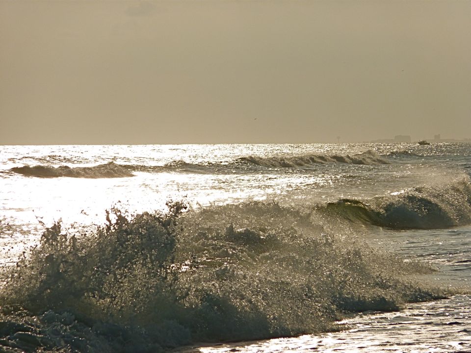 More Crashing Surf.JPG