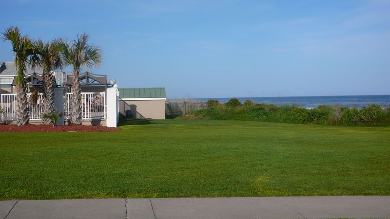 Islander lawn
